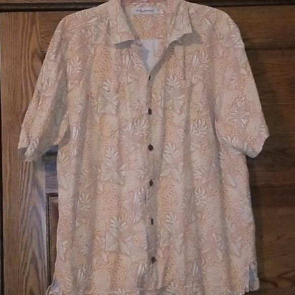 Mens 100% silk shirt Tommy Bahama sz Lg.